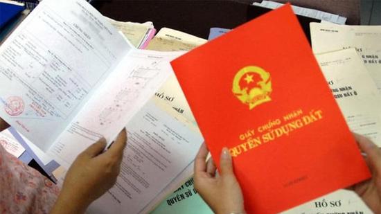 Trường hợp được miễn thuế, phí khi sang tên sổ đỏ
