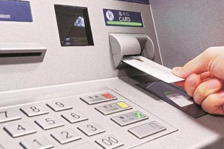 Người đàn ông phát hiện thẻ bị rút mất 140 triệu ở ATM một tỉnh khác, không một thông báo, ngân hàng từ chối bồi thường: Phán quyết của toà thay đổi sau 2 lần xét xử