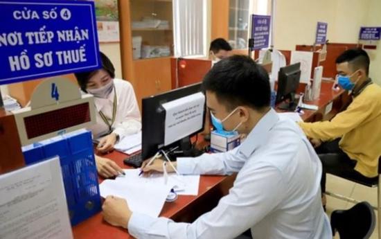 Theo nhiều chuyên gia, mức giảm trừ gia cảnh hiện nay không còn phù hợp với điều kiện kinh tế và mức sống của người dân, cần nâng lên ít nhất 18 triệu đồng/tháng.