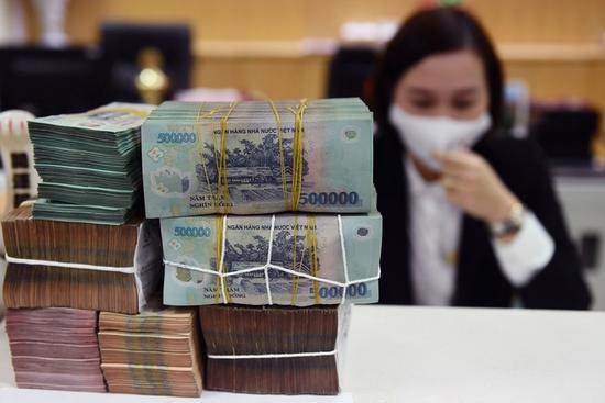 Các ngân hàng liên tục làn sóng sa thải nhân sự