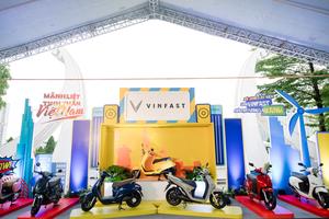 VinFast triển khai toàn quốc chính sách ưu đãi chuyển đổi xanh và mô hình đổi pin xe điện