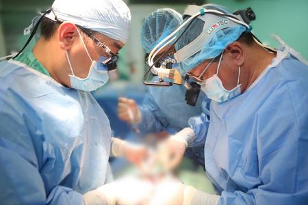 “Bàn tay vàng” trong lĩnh vực ghép tim “đầu quân” cho Vinmec Nha Trang