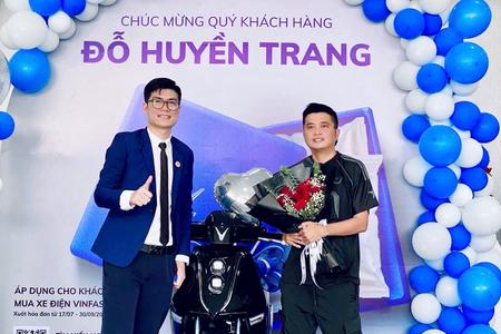 1 lần xuống tiền trúng liền 2 xe: Câu chuyện bất ngờ của khách hàng VinFast mua VF 3 trúng thưởng Theon S