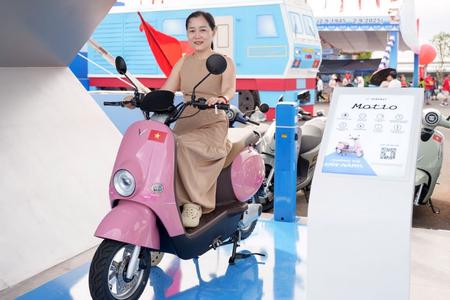 VinFast Motio: Xe máy điện giá tốt hấp dẫn phụ huynh Việt