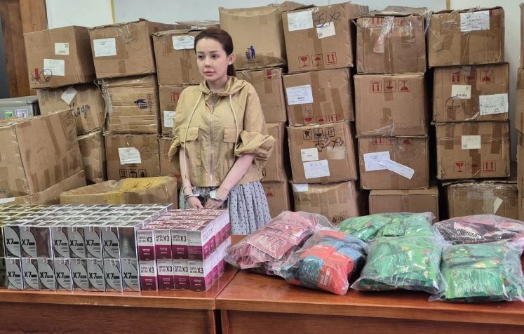 Ngân 98 bị bắt vì sản xuất, buôn bán hàng giả.