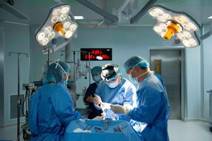 Điều kỳ diệu nơi đảo ngọc: Giành lại sự sống cho thai phụ Hàn Quốc bị xuất huyết não nặng