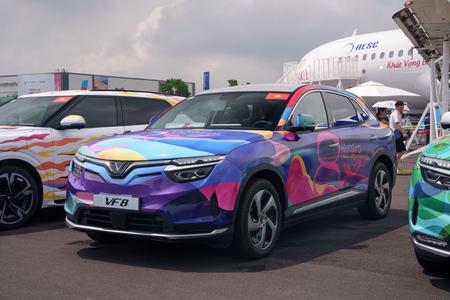 20 năm lái xe sang, chủ xe đánh giá VinFast VF 8: “Mạnh, chắc và rất đáng tiền”