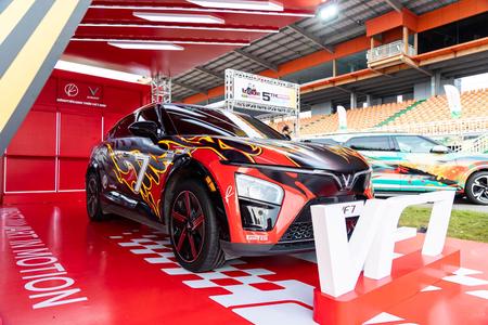 Chủ xe VF 7: Lái mạnh, đi cao tốc nhàn, giá cực hấp dẫn thời điểm trước Tết