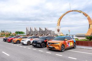 Gọi VF 9 là “ngôi nhà thứ hai”, chủ xe doanh nhân khẳng định: Xe điện VinFast sang trọng, mạnh mẽ, cho trải nghiệm vượt tầm