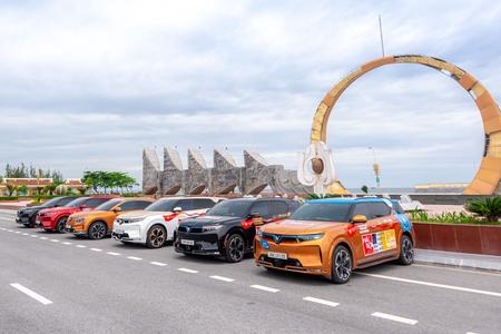 Gọi VF 9 là “ngôi nhà thứ hai”, chủ xe doanh nhân khẳng định: Xe điện VinFast sang trọng, mạnh mẽ, cho trải nghiệm vượt tầm