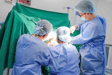 Vinmec Cần Thơ phẫu thuật thành công ca sa sinh dục phức tạp ở bệnh nhân cao tuổi