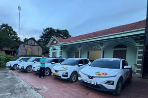 Chạy dịch vụ 4-7 chỗ: Vì sao ngày càng nhiều tài xế chốt VinFast Green?