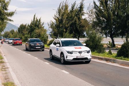 VinFast tặng quà Tết "Khủng" - Lên tới 3 năm sạc pin miễn phí cho khách hàng