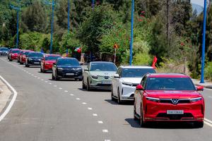 Vingroup gia hạn chương trình hỗ trợ khẩn cấp khách hàng chuyển đổi xe xăng sang xe điện tới 30/04/2026