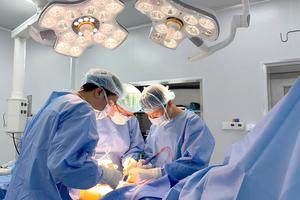 Vinmec Nha Trang trả lại 2 cm chân bị lệch cho nữ du khách Nga nhờ kỹ thuật thay khớp háng được “may đo” bằng công nghệ in 3D